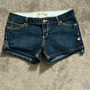 YMI,   size 9, blue Jean shorts. With button on the side and back pockets.🔥
